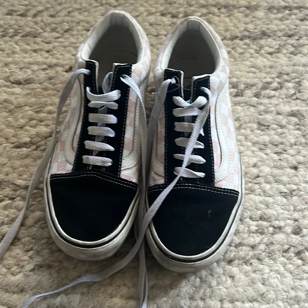 Vans tennis shoes